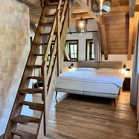 Roubenka Pod Hvezdami Chalet *
