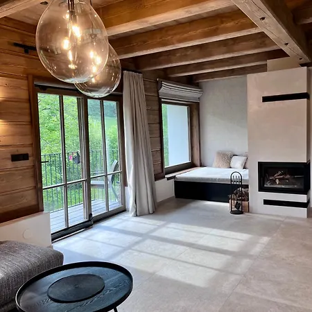 Roubenka Pod Hvezdami Chalet